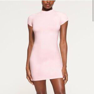 Skims vintage raglan mini dress light pink